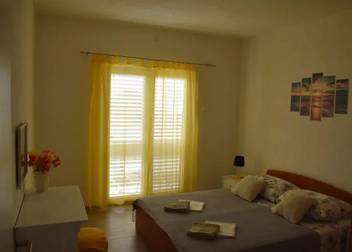 Doris Apartman Gradac (Split-Dalmatia)