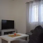 Doris דירה גראדאץ
