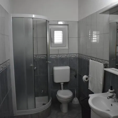 Doris - Entire Floor & Sea View Gradac (Split-Dalmatia)