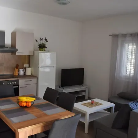 Doris Apartment