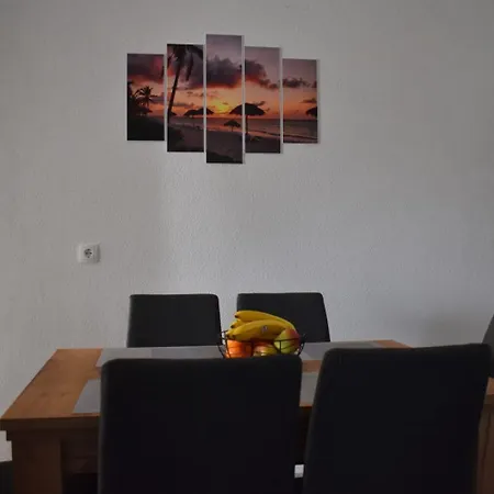 Doris - Entire Floor & Sea View *