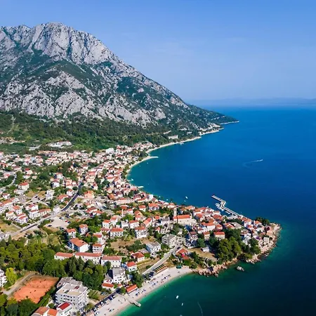 Doris - Entire Floor & Sea View * Gradac (Split-Dalmatia)